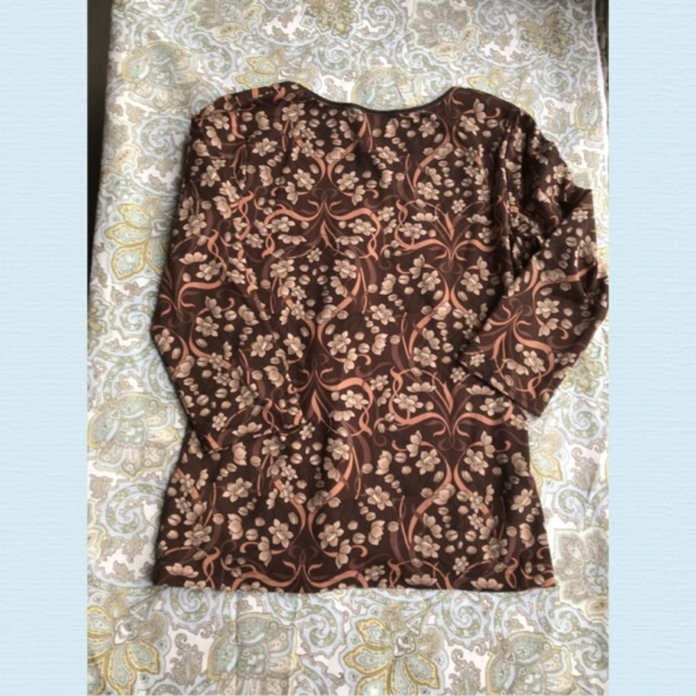 🌼 Apostrophe Stretch Long Sleeve Floral Shirt Size M